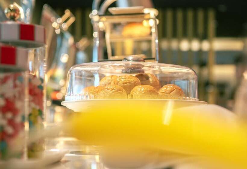 호텔 Ibis Luoyang Baolong Square