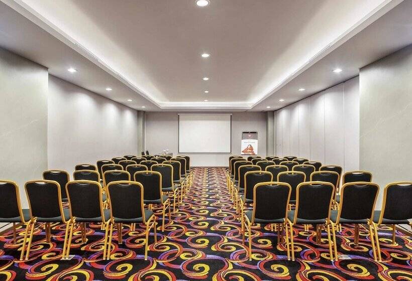 هتل Ibis Pontianak City Center