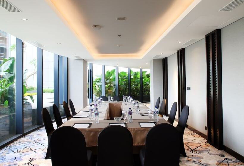 هتل Jhl Solitaire Gading Serpong