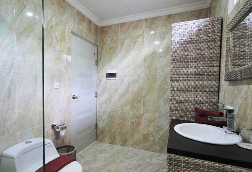 בית מלון כפרי Meno Mojo Beach Resort