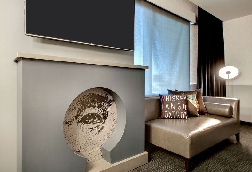 هتل The Rose Chicago, Tapestry Collection By Hilton