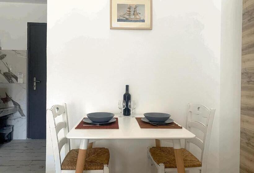 Polykratis Rooms