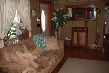 تختخواب و صبحانه Anniversary House