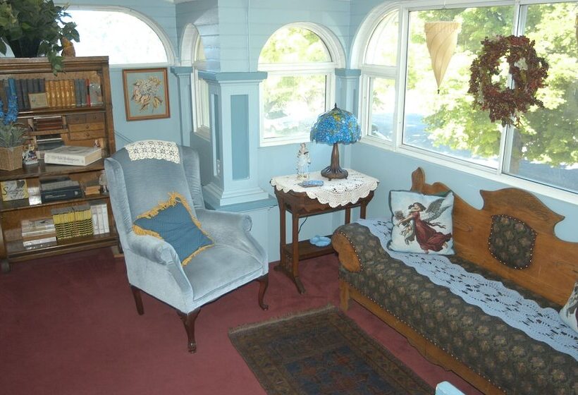 تختخواب و صبحانه Bard's Inn