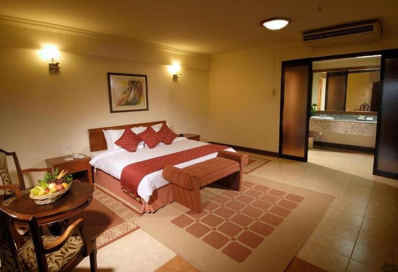 هتل Bukit Merah Laketown Resort