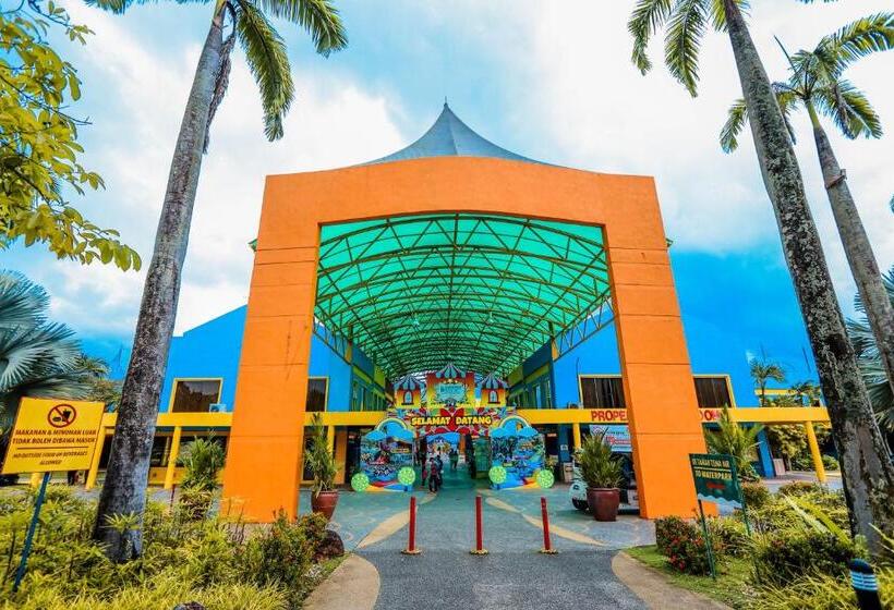 هتل Bukit Merah Laketown Resort