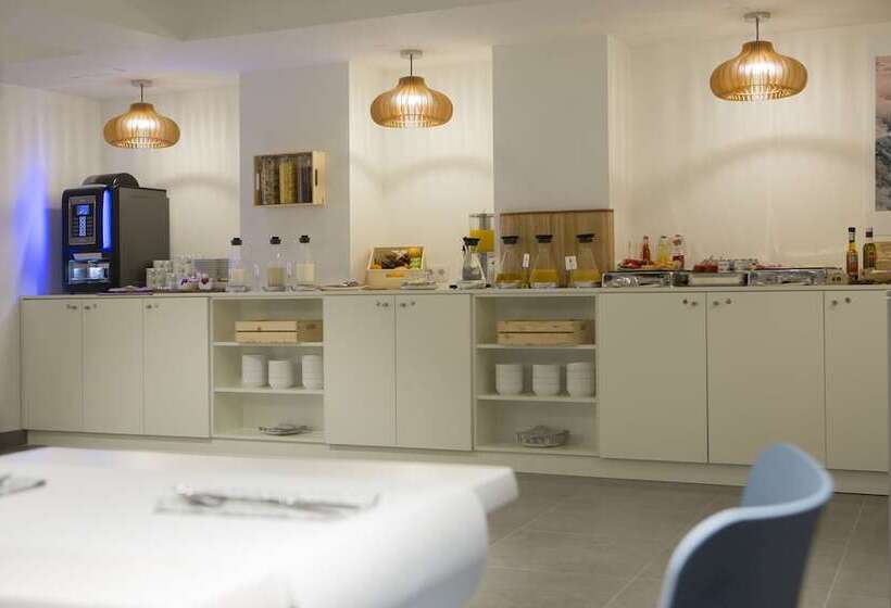 هتل Casual De Las Olas San Sebastian