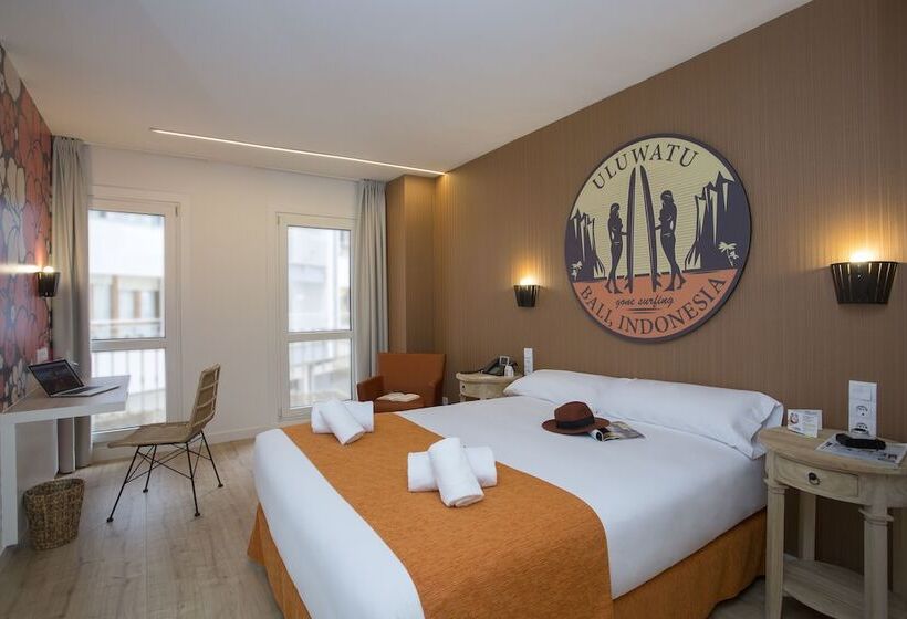 هتل Casual De Las Olas San Sebastian