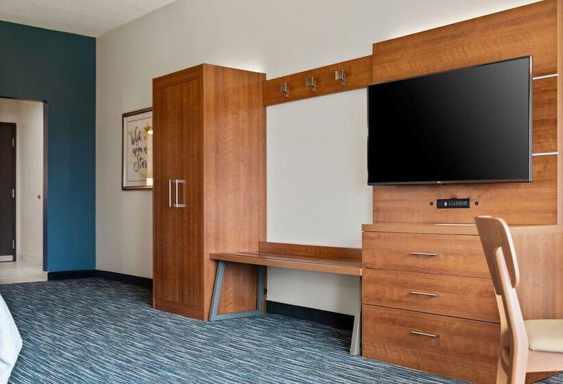 בית מלון כפרי Holiday Inn Express & Suites Orlando  Lake Buena Vista, An Ihg