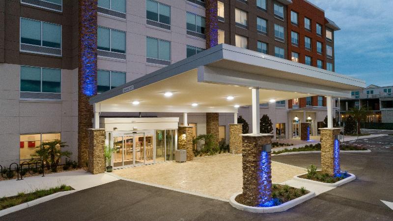 בית מלון כפרי Holiday Inn Express & Suites Orlando  Lake Buena Vista, An Ihg