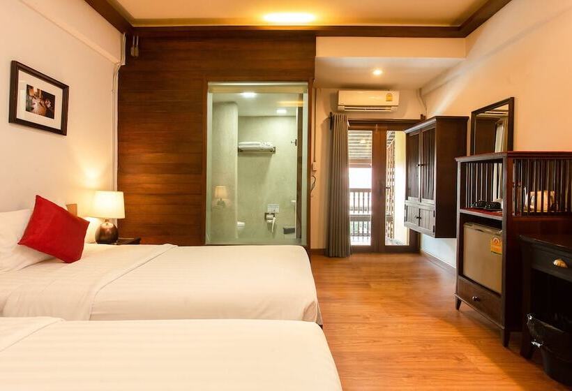 هتل Nightbazaar Inn
