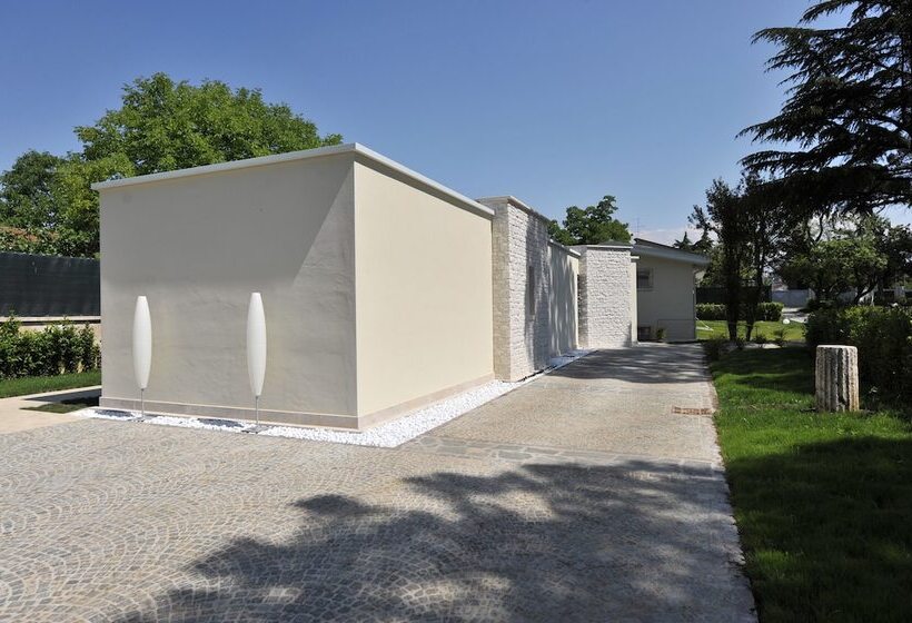 בית מלון כפרי Suite  Testani