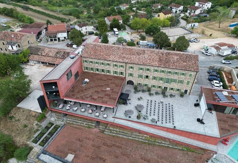 Winery & Design Hotel Roxanich