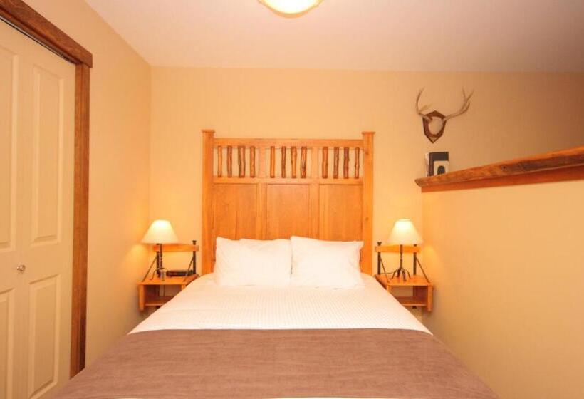 אתר נופש Snow Creek Lodge By Fernie Lodging Co