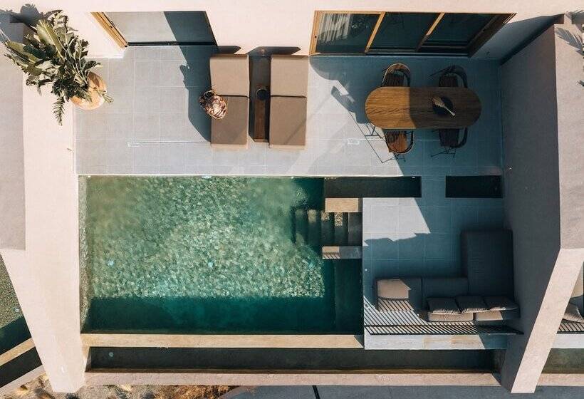 هتل Andronis Arcadia