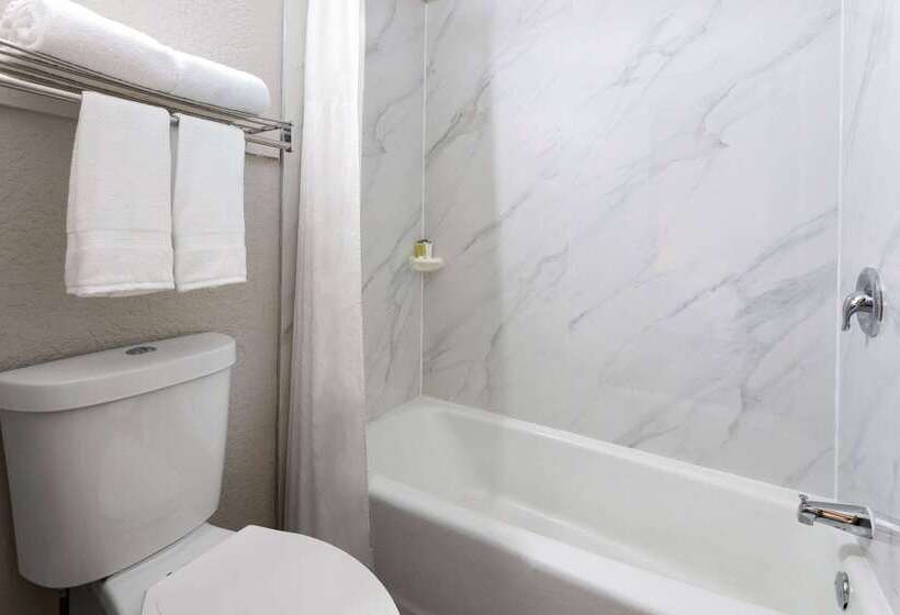 فندق Days Inn By Wyndham Fort Pierce Midtown