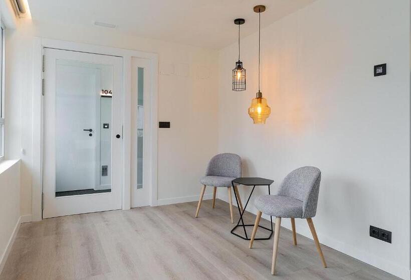 هتل Distrito Oeste