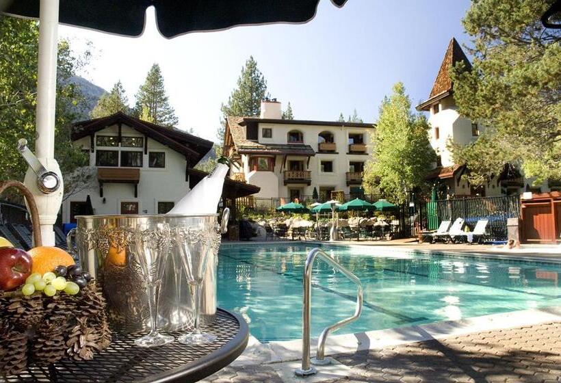 ホテル Getaways At Olympic Village Inn