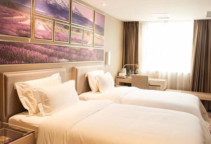 Lavande Hotels·shenzhen North Railway Station Bantian Metro Station