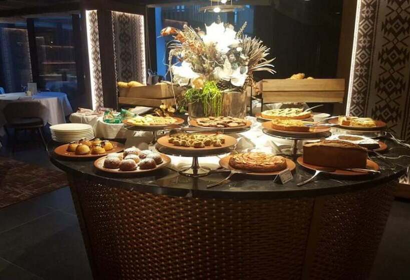 Le Massif Hotel & Lodge Courmayeur The Leading Hotels Of The World