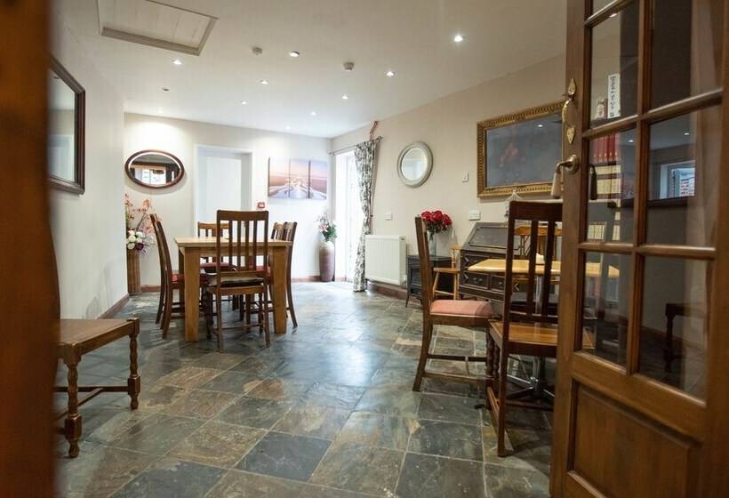 Общежитие The Ilchester Arms Hotel, Ilchester Somerset