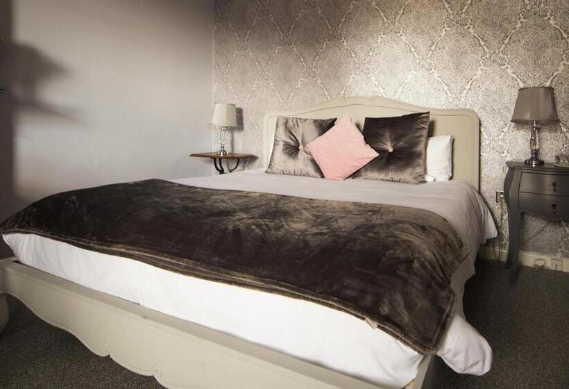 旅馆 The Oak House