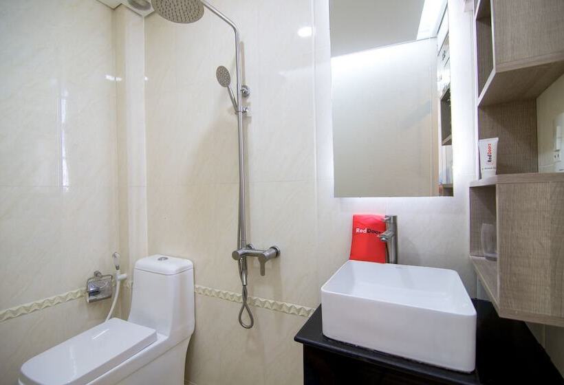 هتل Reddoorz Plus Near Saigon Train Station