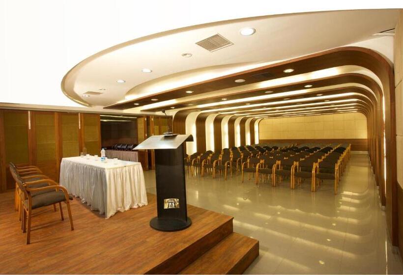 ホテル Malabar Residency