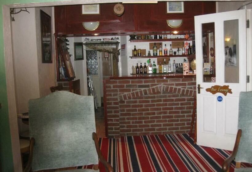 پانسیون Acorns Guest House
