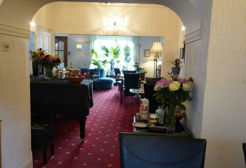 פנסיון Marlborough Guest House B & B