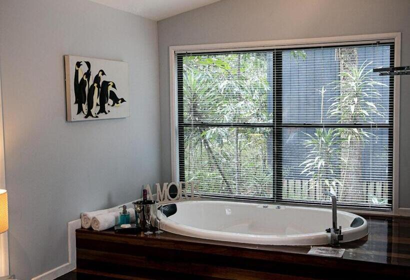 Amore On Buderim Rainforest Cabins