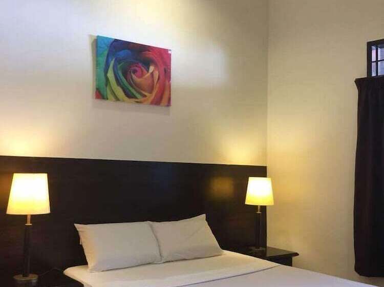 فندق Perhentian Tivoli Inn