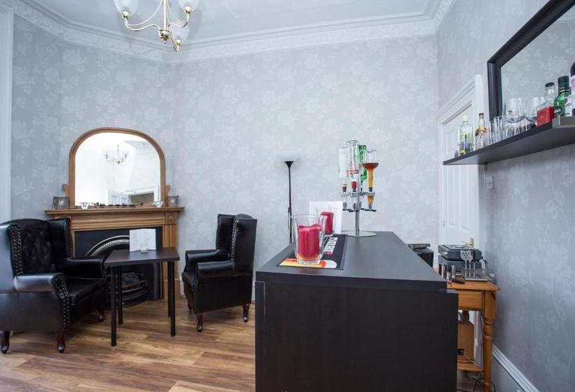 بنسيون 26 The Crescent - Guest House