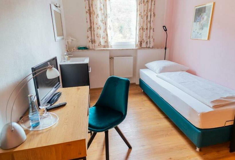 ペンション Mosel Landhaus Hotel Oster