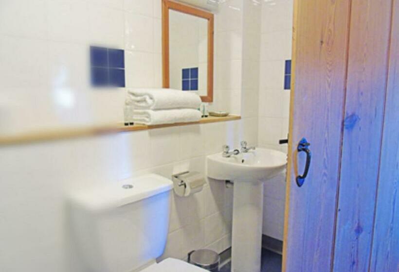 بنسيون The Falcon At Hatton