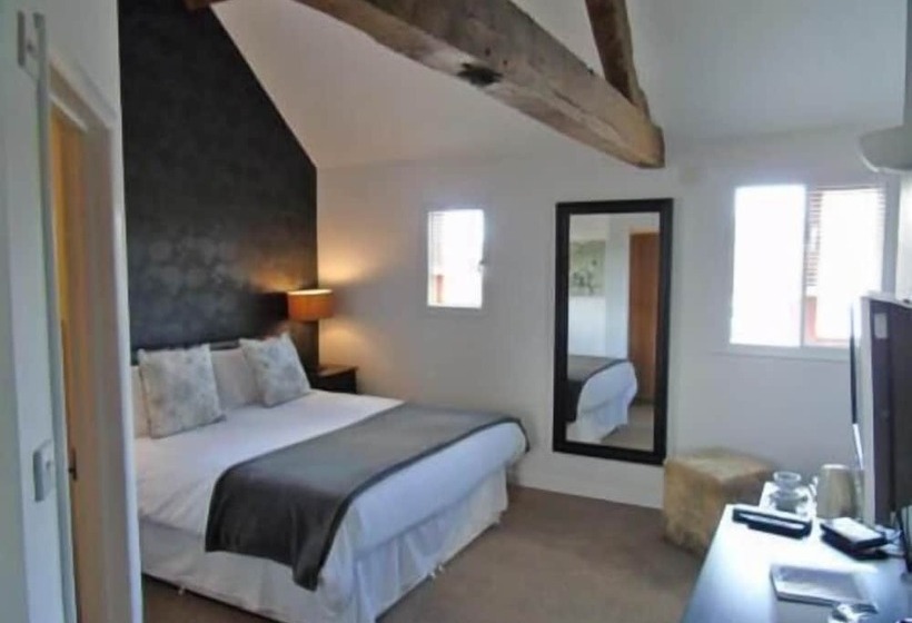 بنسيون The Falcon At Hatton