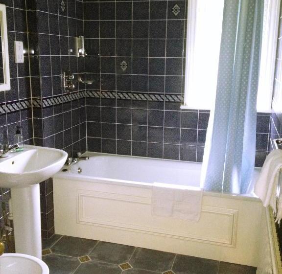 Пансион The Royal Standard Guest House