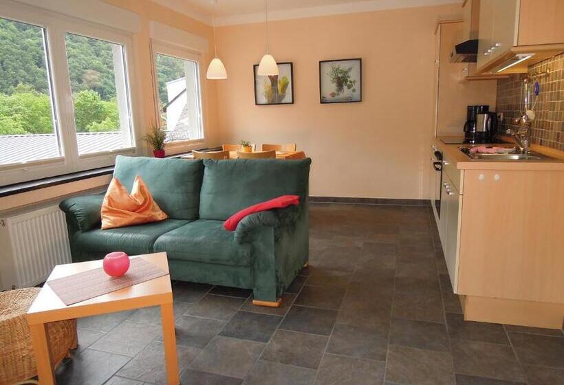 펜션 Weingut Clemens