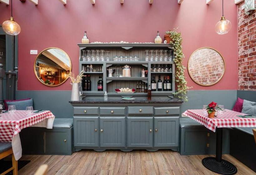 بنسيون The Limes