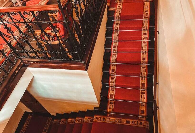 پانسیون Vila Royal