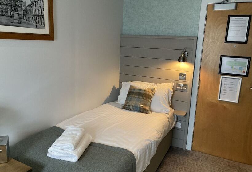 Пансион West Port