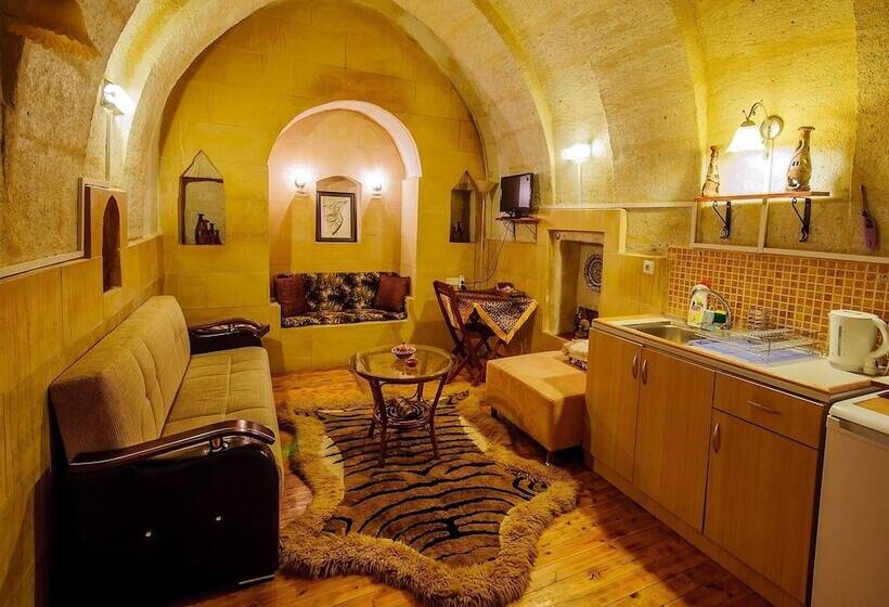 پانسیون Adanos Konuk Evi