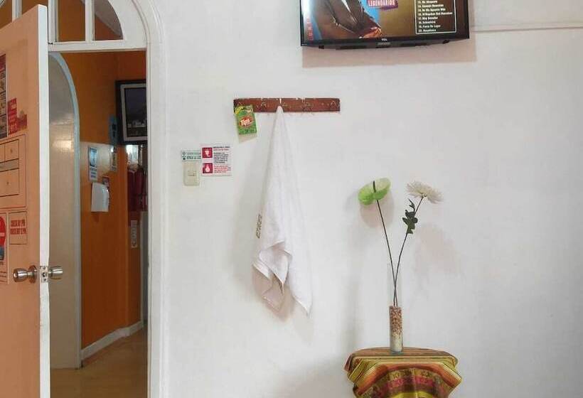 پانسیون Whipala Hostal