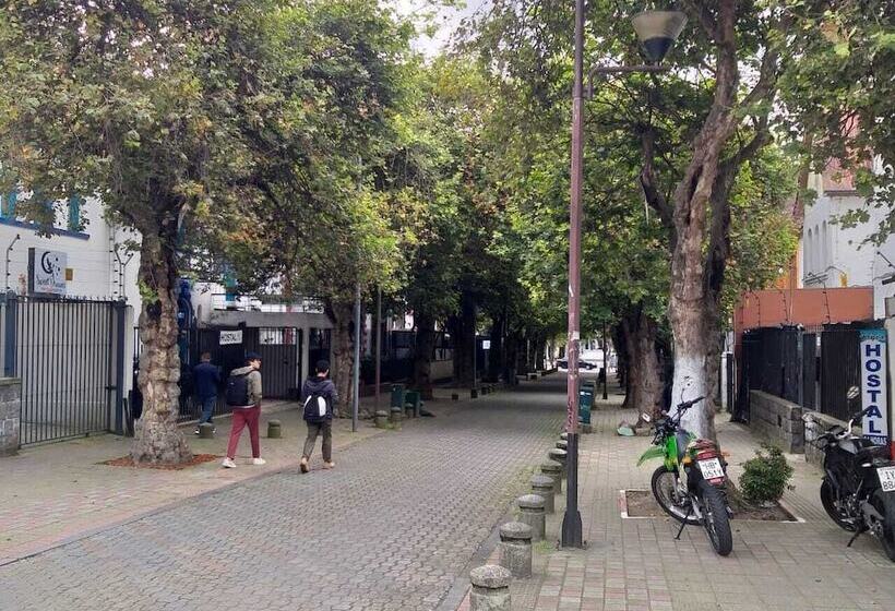 پانسیون Whipala Hostal