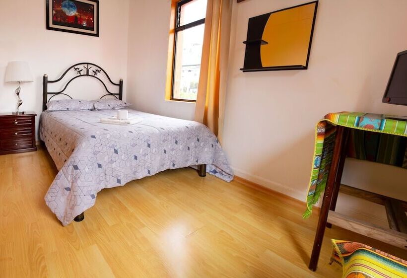 پانسیون Whipala Hostal