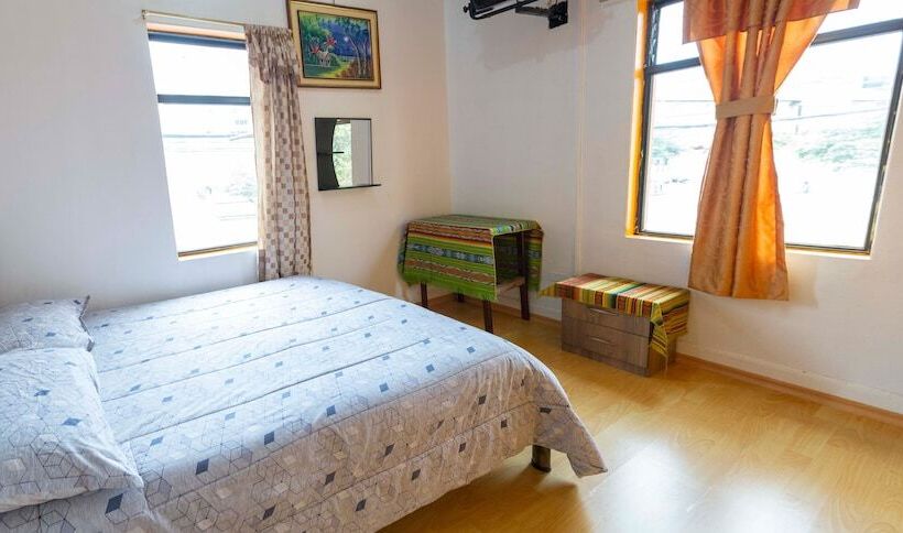 پانسیون Whipala Hostal