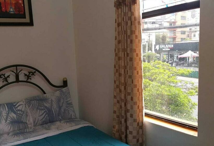 پانسیون Whipala Hostal