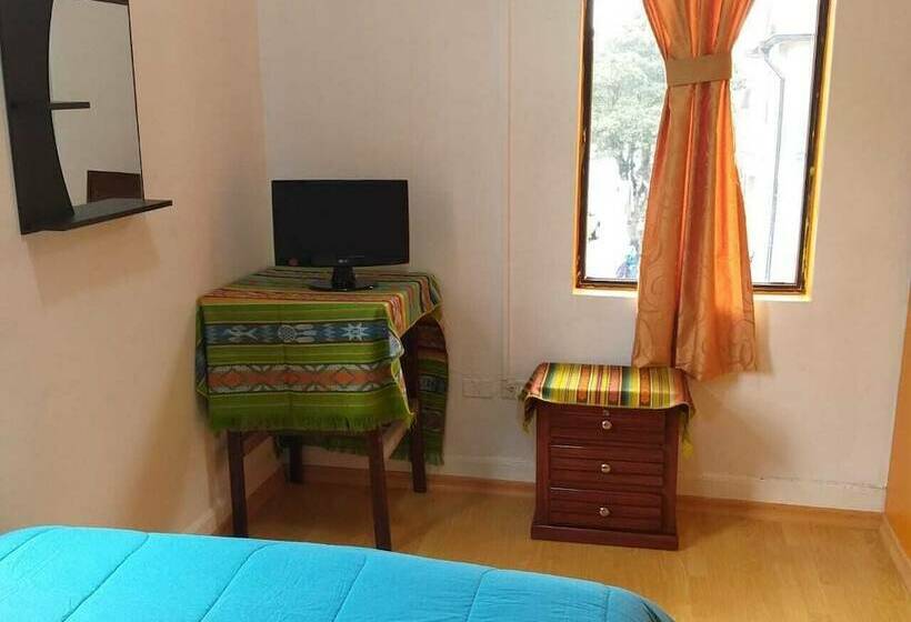 پانسیون Whipala Hostal