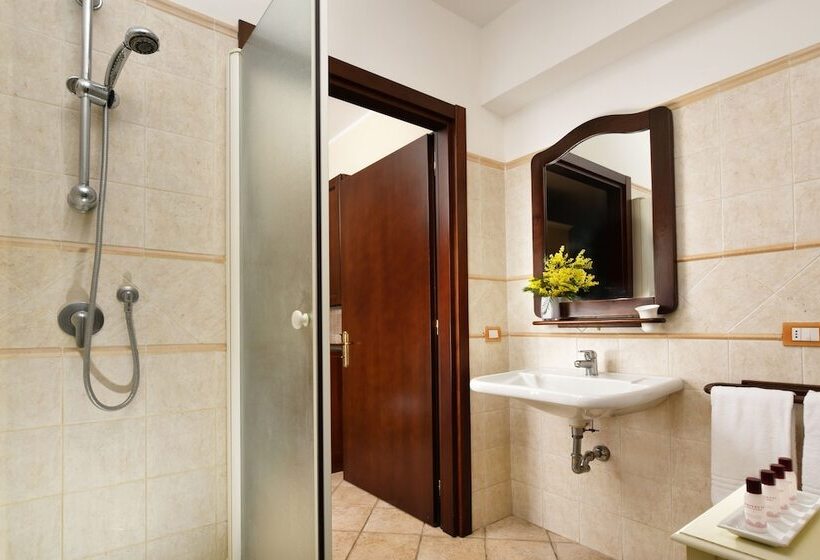 Recostano Residence