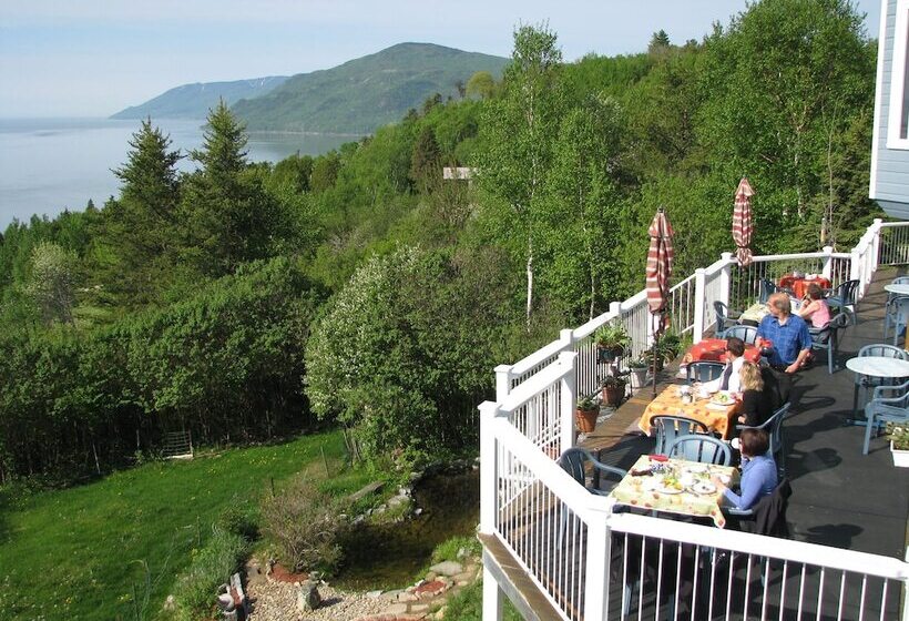 הוסטל Auberge Cap Aux Corbeaux